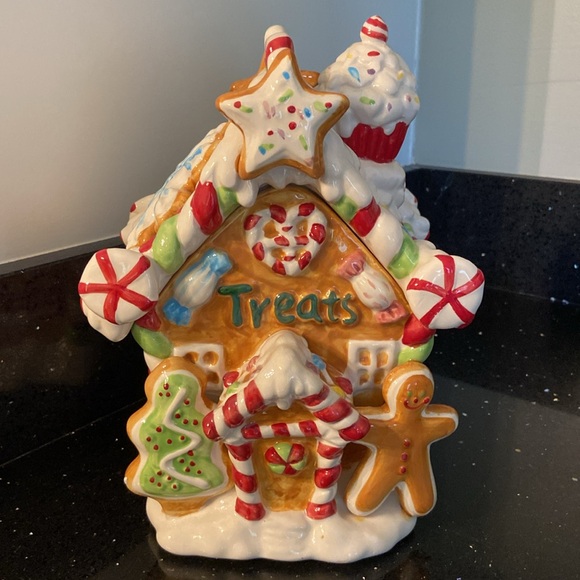 SOLD Gingerbread Treats Ceramic Cookie Jar Christmas Holiday Cracker Barrel - Picture 4 of 16